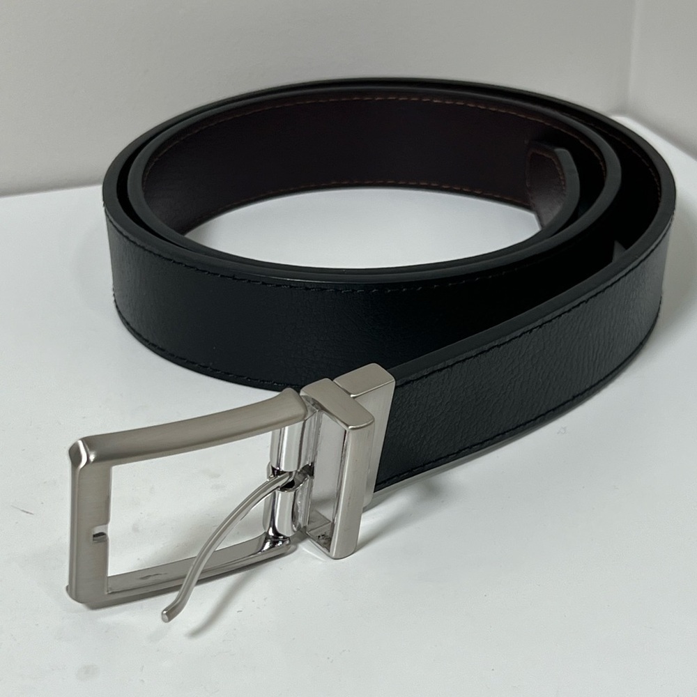 Nike Belt Sz. 40 Leather Reversible Black or Brown with Silver Clasp Buckle Golf
